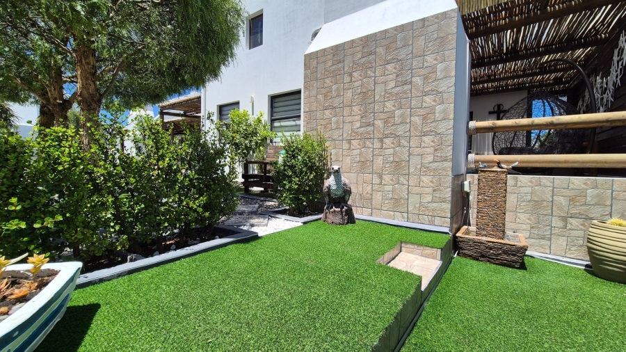 3 Bedroom Property for Sale in Jacobsbaai Western Cape